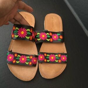 New HECHO EN MÉXICO Sandals SZ 8